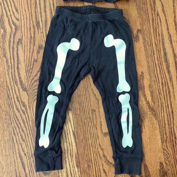 Skeleton pajamas, Carter’s size 2T - Picture 3 of 4